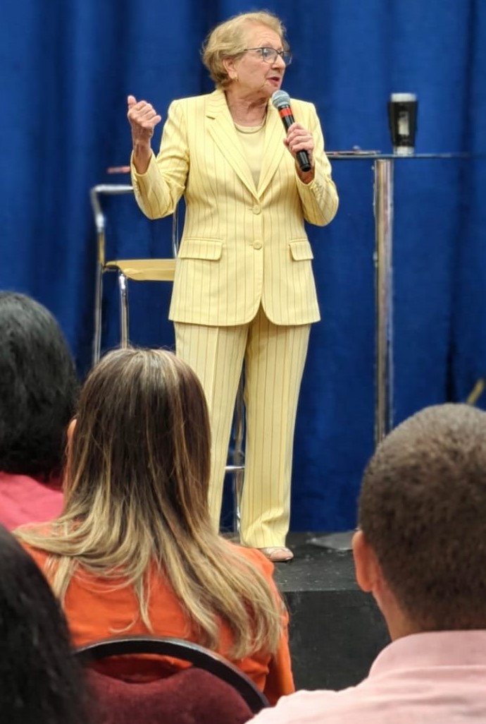 Palestras com Zélia Marques